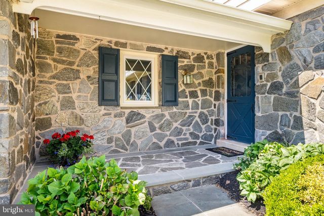 590 WATFORD LN, Berwyn, PA 19312