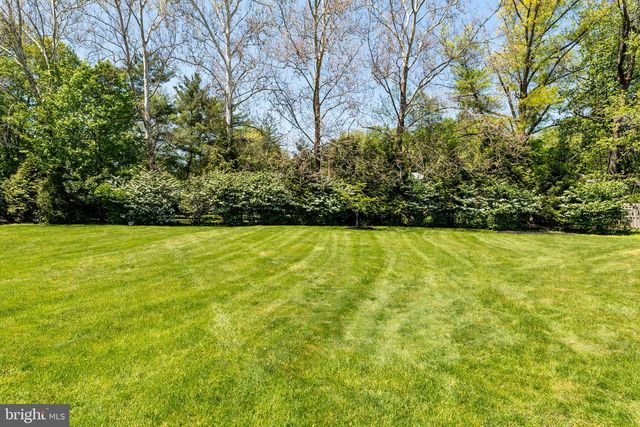 590 WATFORD LN, Berwyn, PA 19312