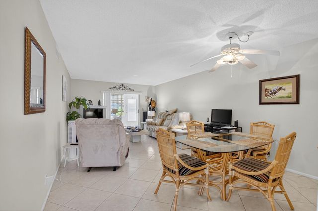2152 NE 1st Way 101, Boynton Beach, FL 33435
