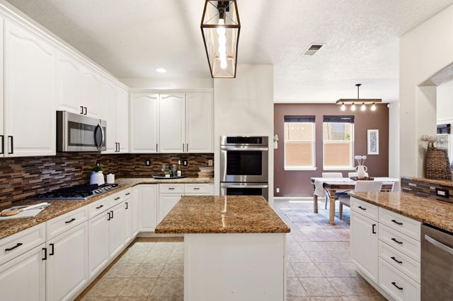 6400 Freemont Hills Loop NE, Rio Rancho, NM 87144
