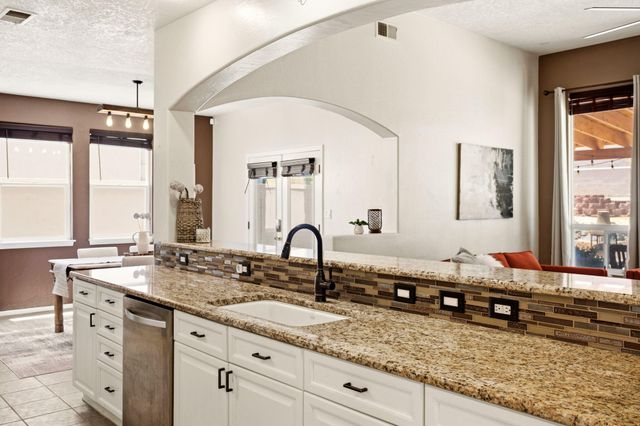 6400 Freemont Hills Loop NE, Rio Rancho, NM 87144