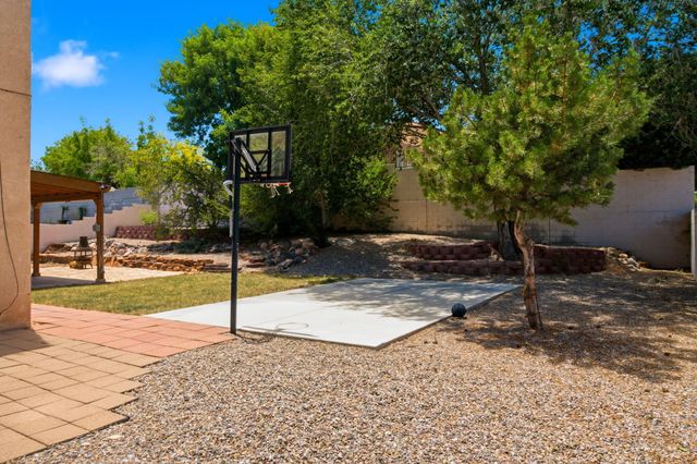 6400 Freemont Hills Loop NE, Rio Rancho, NM 87144