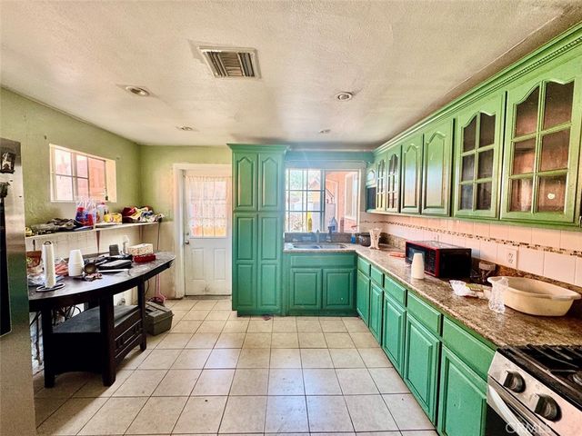 416 E 91st, Los Angeles, CA 90003