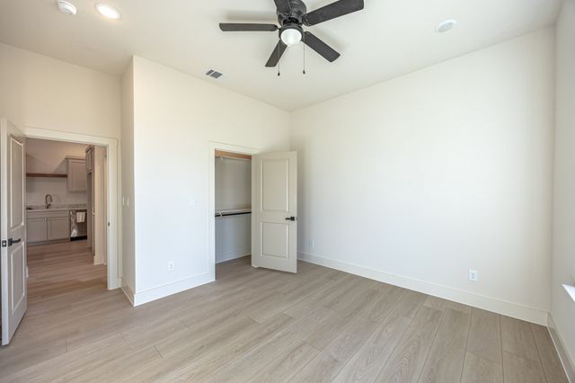 617 E Ramsey Avenue, Fort Worth, TX 76104