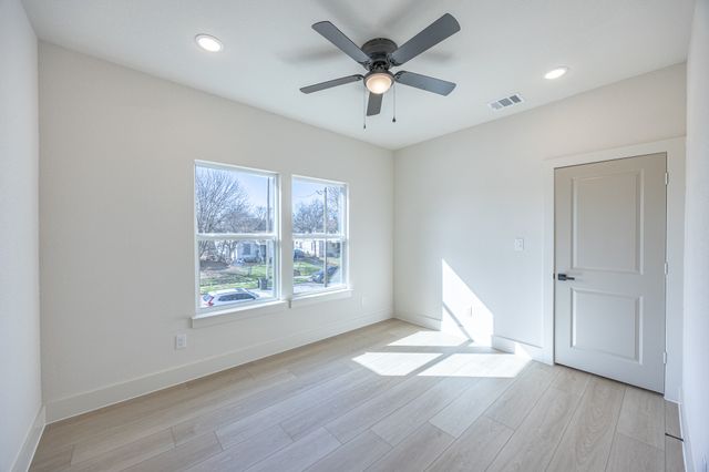 617 E Ramsey Avenue, Fort Worth, TX 76104