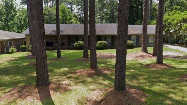 2035 Briarwood, Laurel, MS 39440
