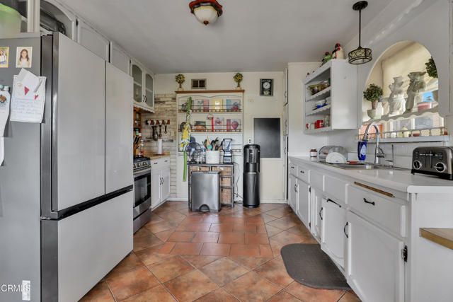 404 Vine Place, Oxnard, CA 93033