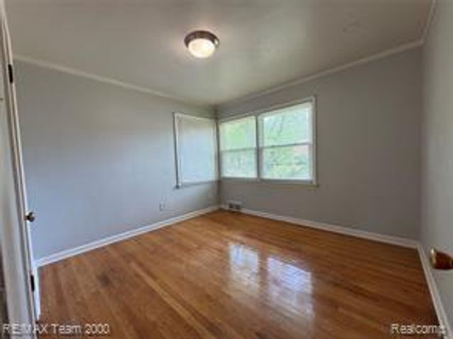 228 Auburn Street, Inkster, MI 48141