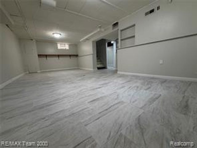 228 Auburn Street, Inkster, MI 48141