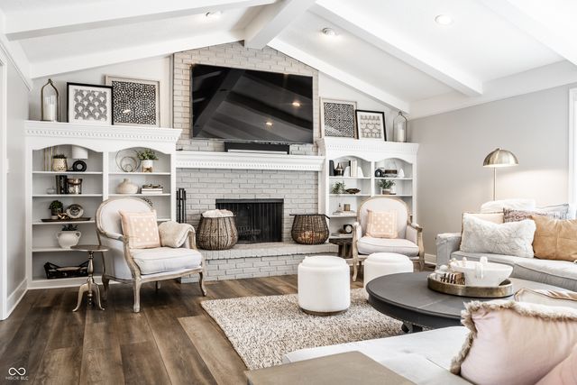 11329 Valley Meadow Drive, Zionsville, IN 46077