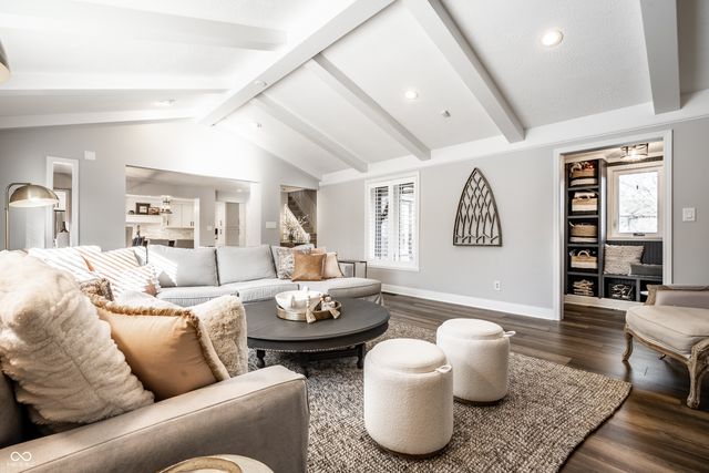 11329 Valley Meadow Drive, Zionsville, IN 46077