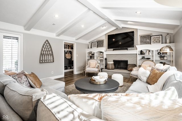 11329 Valley Meadow Drive, Zionsville, IN 46077