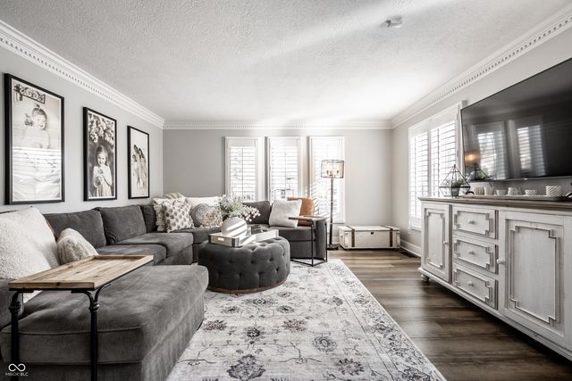 11329 Valley Meadow Drive, Zionsville, IN 46077