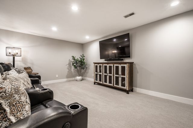 11329 Valley Meadow Drive, Zionsville, IN 46077