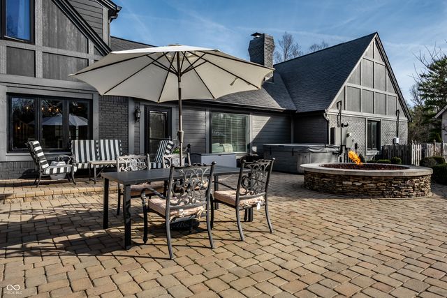 11329 Valley Meadow Drive, Zionsville, IN 46077