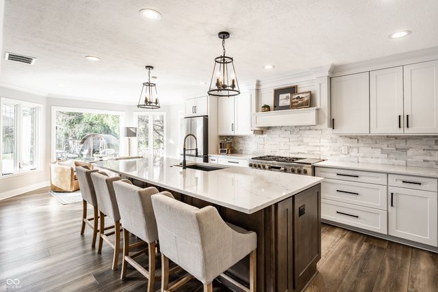 11329 Valley Meadow Drive, Zionsville, IN 46077