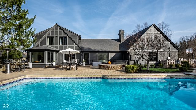 11329 Valley Meadow Drive, Zionsville, IN 46077