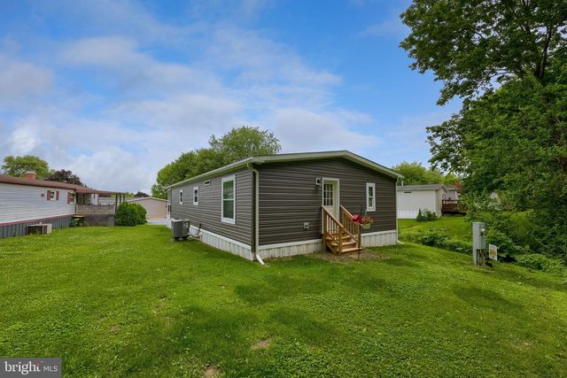 135 WESTBROOK DR, Ephrata, PA 17522