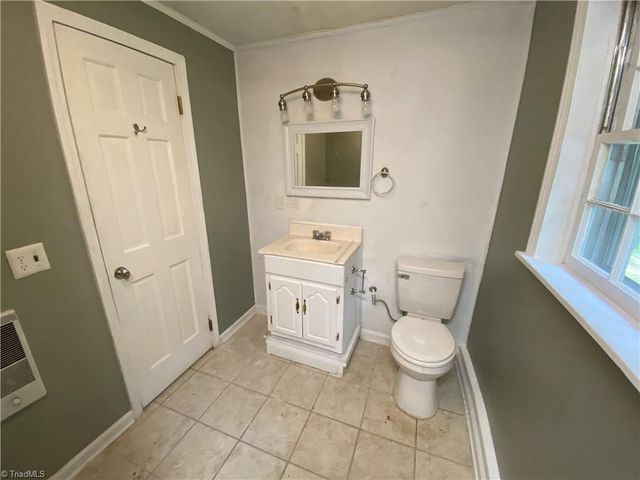174 Cornelius Avenue, Mount Airy, NC 27030