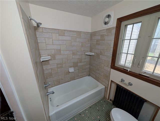 7353 Columbia, Olmsted Falls, OH 44138
