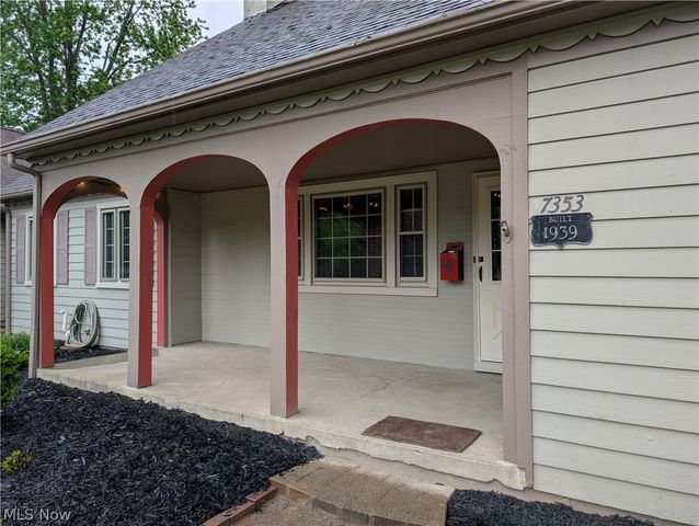 7353 Columbia, Olmsted Falls, OH 44138