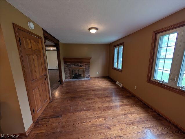 7353 Columbia, Olmsted Falls, OH 44138