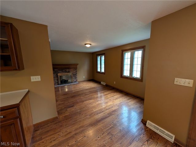 7353 Columbia, Olmsted Falls, OH 44138