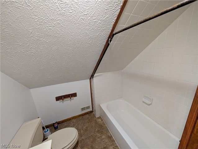 7353 Columbia, Olmsted Falls, OH 44138