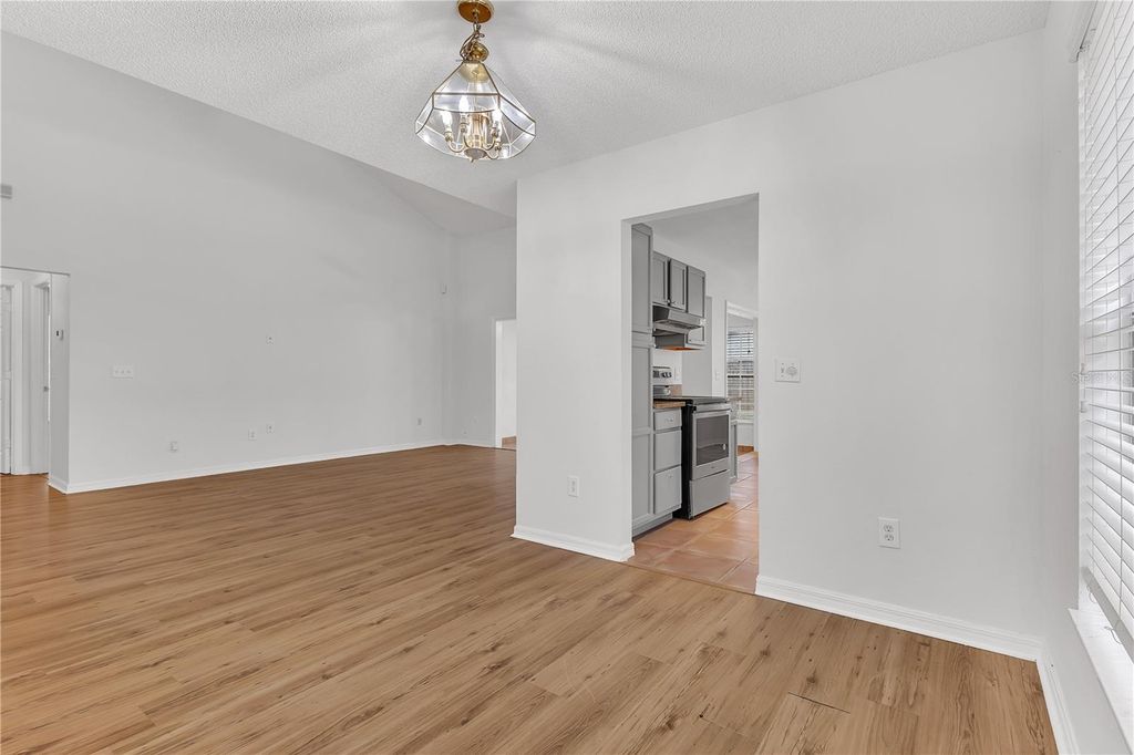 Image 18 of property listing at 12516 BELROSE AVENUE E, Orlando, FL 32837