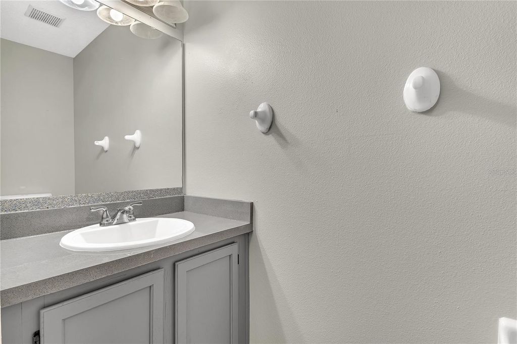 Image 20 of property listing at 12516 BELROSE AVENUE E, Orlando, FL 32837