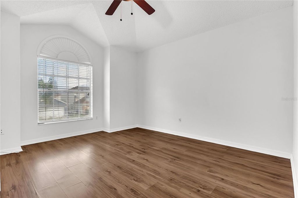 Image 26 of property listing at 12516 BELROSE AVENUE E, Orlando, FL 32837