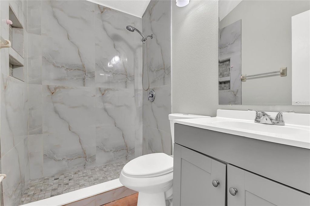 Image 27 of property listing at 12516 BELROSE AVENUE E, Orlando, FL 32837