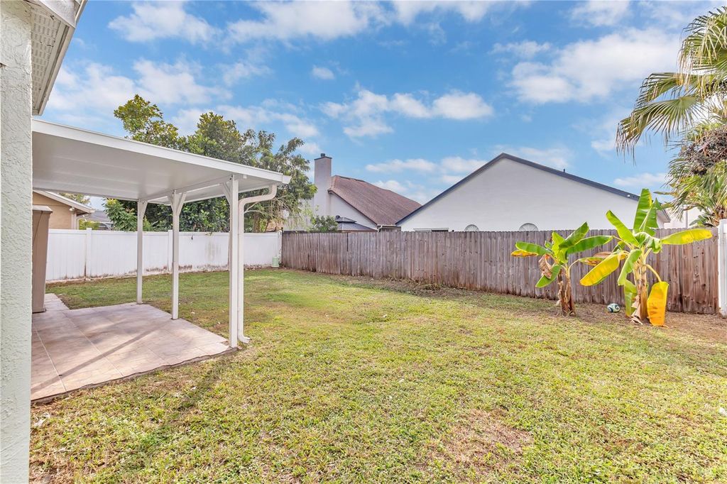 Image 4 of property listing at 12516 BELROSE AVENUE E, Orlando, FL 32837