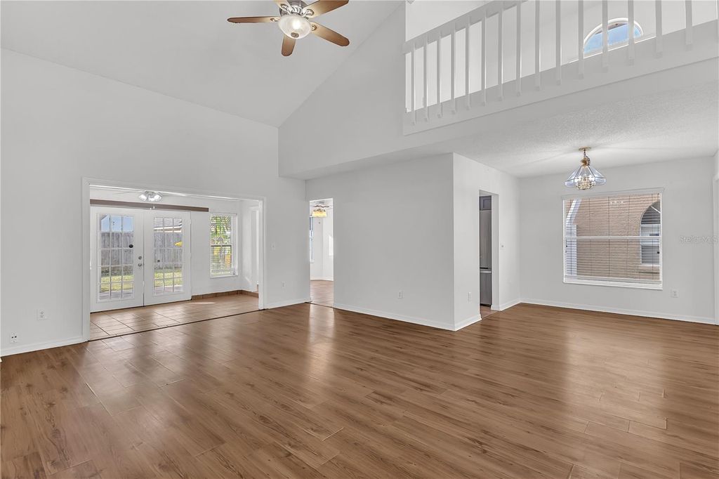 Image 10 of property listing at 12516 BELROSE AVENUE E, Orlando, FL 32837