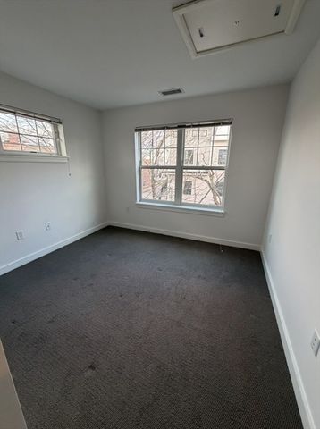 11 Alder 4-2B, Waltham, MA 02453