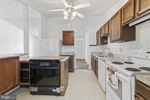 14 TULIP TREE CT, Baltimore, MD 21221
