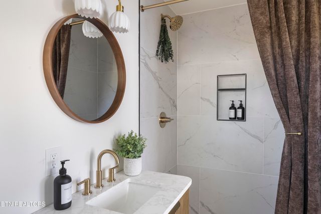 3715 SE Dockery St, Cleveland, TN 37323