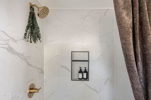 3715 SE Dockery St, Cleveland, TN 37323