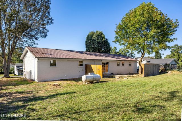 3715 SE Dockery St, Cleveland, TN 37323