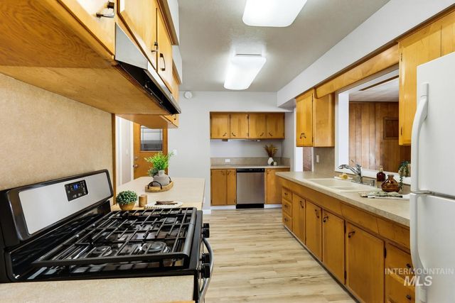 25 S Mesa Vista Dr, Boise, ID 83705