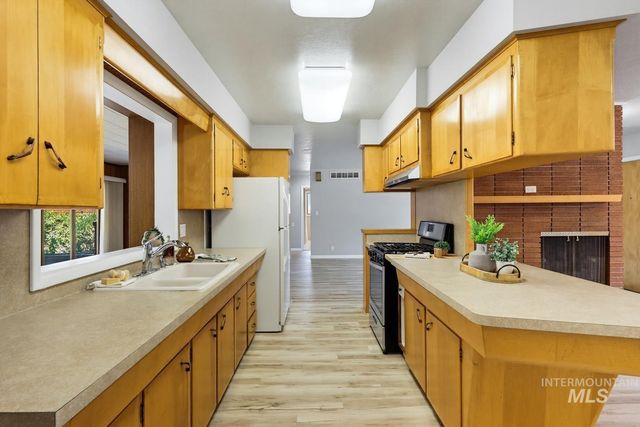 25 S Mesa Vista Dr, Boise, ID 83705