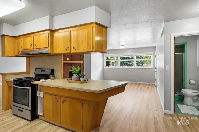 25 S Mesa Vista Dr, Boise, ID 83705