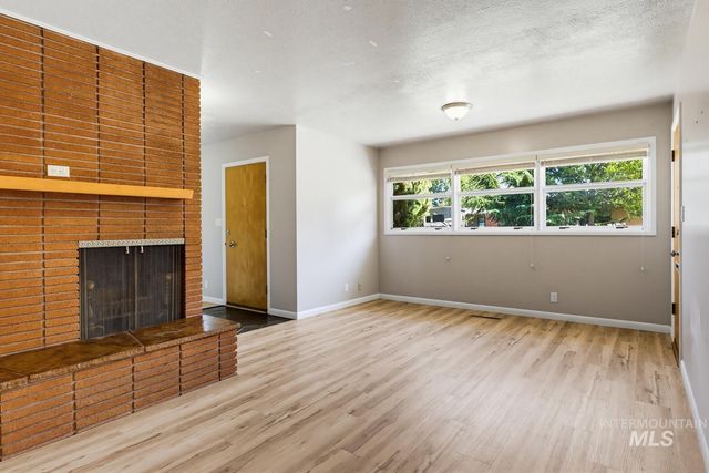 25 S Mesa Vista Dr, Boise, ID 83705