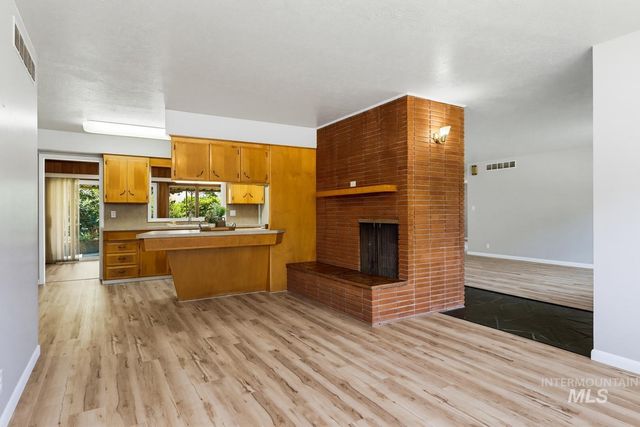 25 S Mesa Vista Dr, Boise, ID 83705
