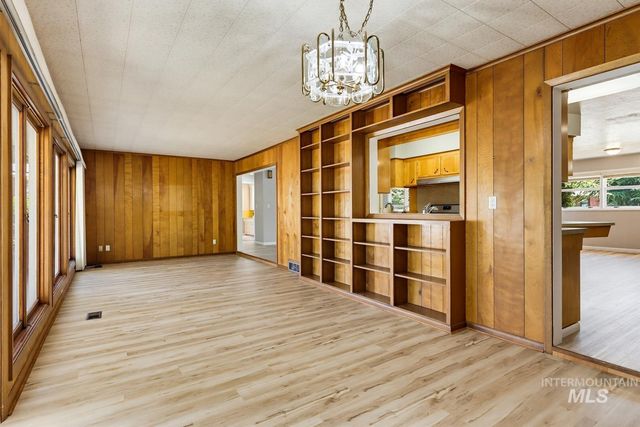 25 S Mesa Vista Dr, Boise, ID 83705