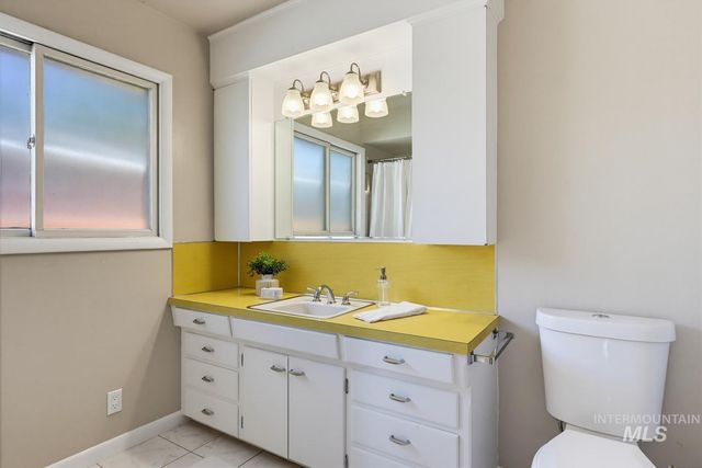 25 S Mesa Vista Dr, Boise, ID 83705