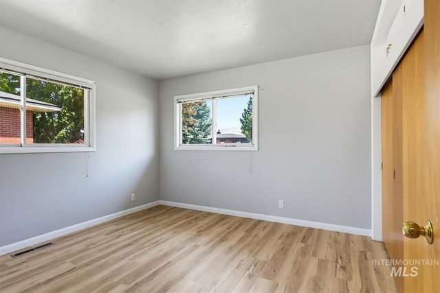 25 S Mesa Vista Dr, Boise, ID 83705