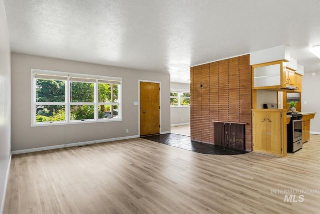 25 S Mesa Vista Dr, Boise, ID 83705