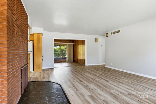 25 S Mesa Vista Dr, Boise, ID 83705