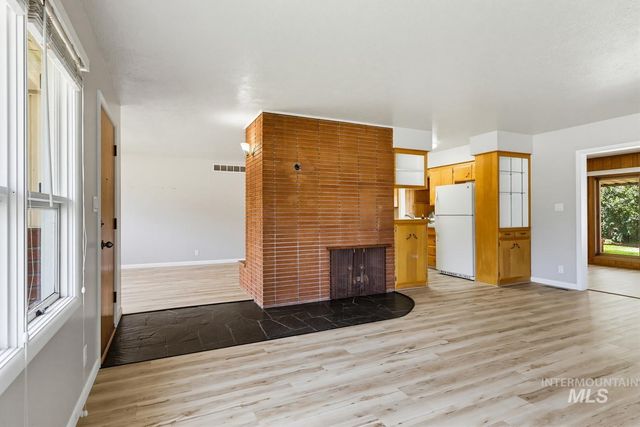25 S Mesa Vista Dr, Boise, ID 83705